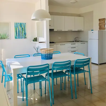 Casa Vacanza Daisy Riva Di Ugento Apartment